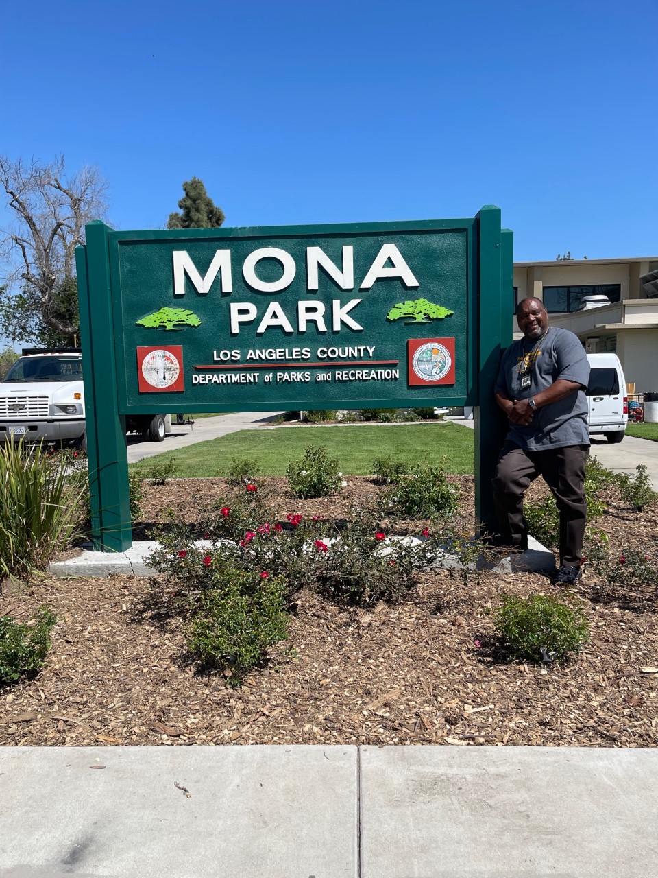 Mona Park Willowbrook sign